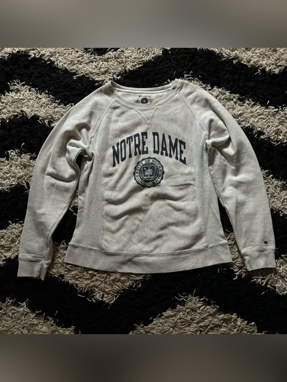 Champion Notre Dame Grey Navy Blue Long Sleeve Sweater Women’s Medium